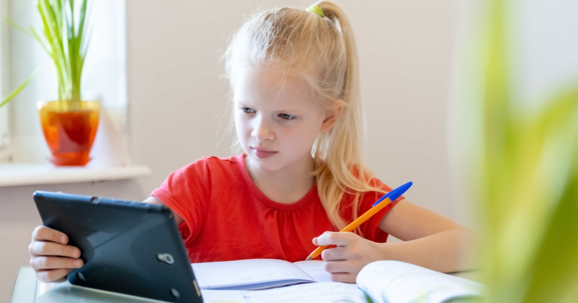 bambina_scuola_digitale